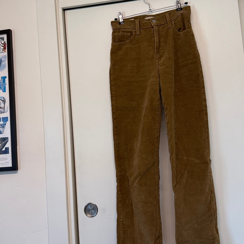 Levi's Premium Ribcage Straight Corduroy Jeans